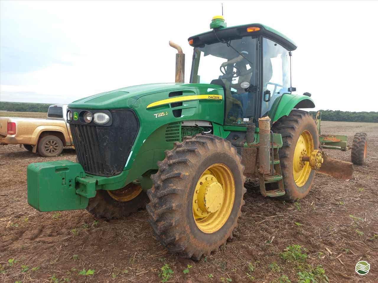 TRATOR JOHN DEERE JOHN DEERE 7225J Tração 4x4 Gomagril Máquinas Agrícolas TANGARA DA SERRA MATO GROSSO MT